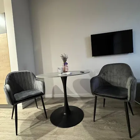 біля парку з бюветом мінеральної води *