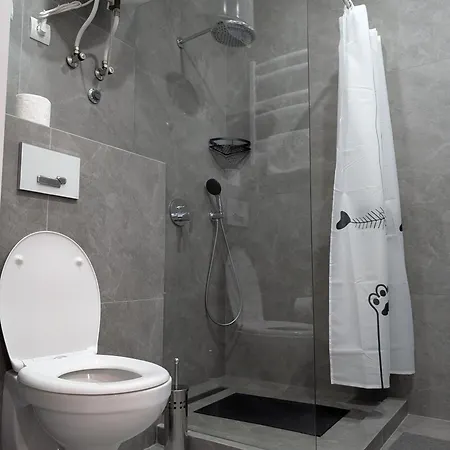 Apartamento біля парку з бюветом мінеральної води