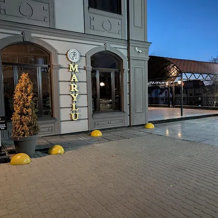 біля парку з бюветом мінеральної води * Truskavets